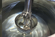 Быстроходная мешалка смесителя-эмульгатора